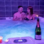 Villa Romantique Lmf Intérieur Piscine Privés Jardin Et Lit King Size *