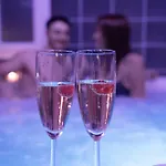 Romantique Lmf Intérieur Piscine Privés Jardin Et Lit King Size Villa