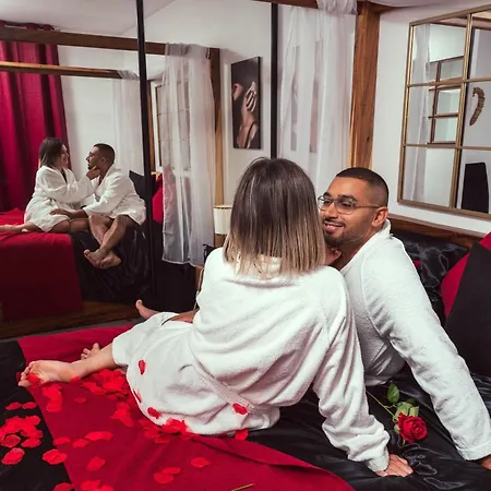 Romantique La Maison De Flora Intérieur, Jardin Et Lit King Size *