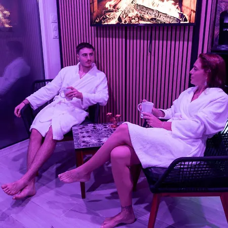 Romantique La Maison De Flora Intérieur, Jardin Et Lit King Size *