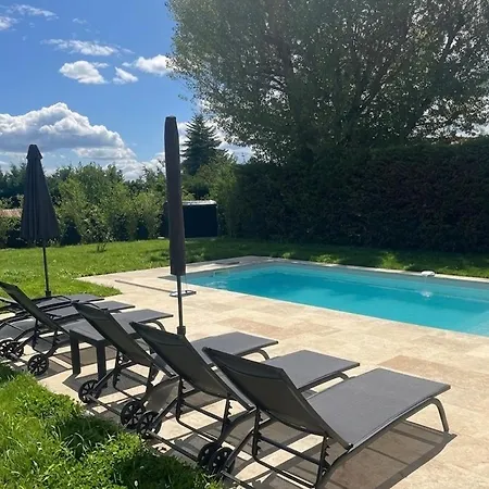 Romantique Lmf Intérieur Piscine Privés Jardin Et Lit King Size Villa Rousson (Gard)