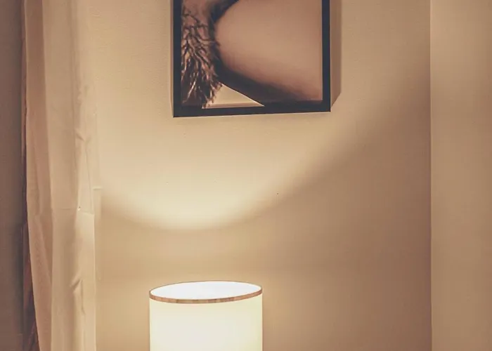 Romantique La Maison De Flora Intérieur, Jardin Et Lit King Size Rousson (Gard)