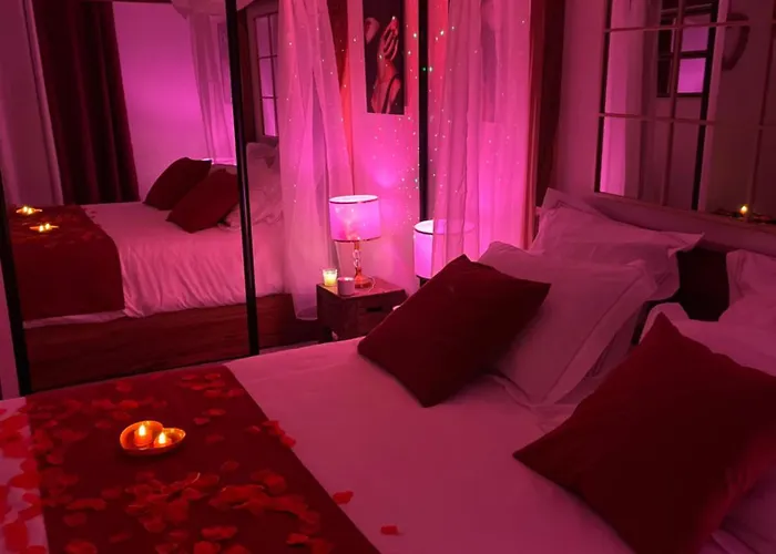 Suite Romantique Lmf Spa Interieur Piscine Prives Jardin Et Lit King Size Vila